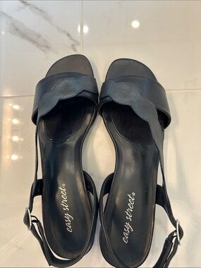 EUC Easy Street Navy Open-Toe Slingback Sandals
